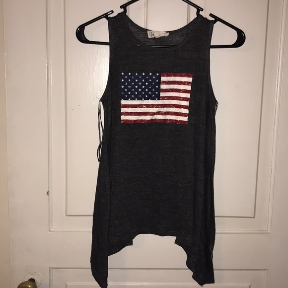 Cloud Chaser Tops - Cute summer American Flag tank!